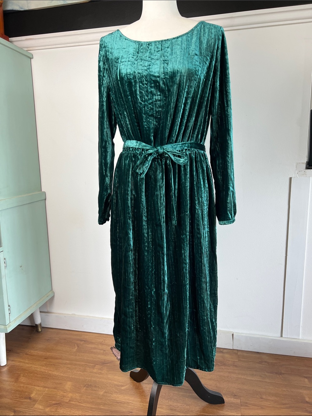 NWT BB Dakota Emerald Green Crushed Velvet Long-Sleeve Tie-Waist Dress